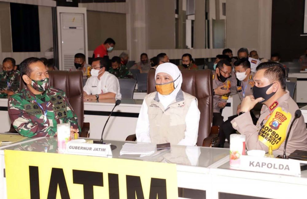 Pangdam V Brawijaya Mayor Jenderal TNI Widodo Iryansyah (kiri) bersama Gubernur Khofifah dan Kapolda Jatim Irjen Pol Fadil Imran (Foto: Dok. jatimnow.com)