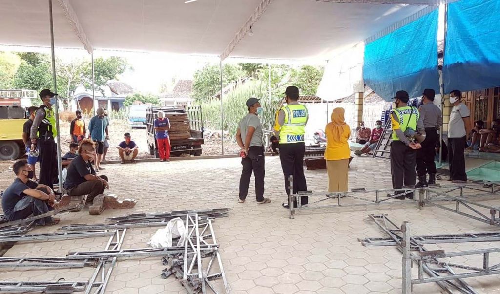 Polisi mendatangi lokasi wayangan