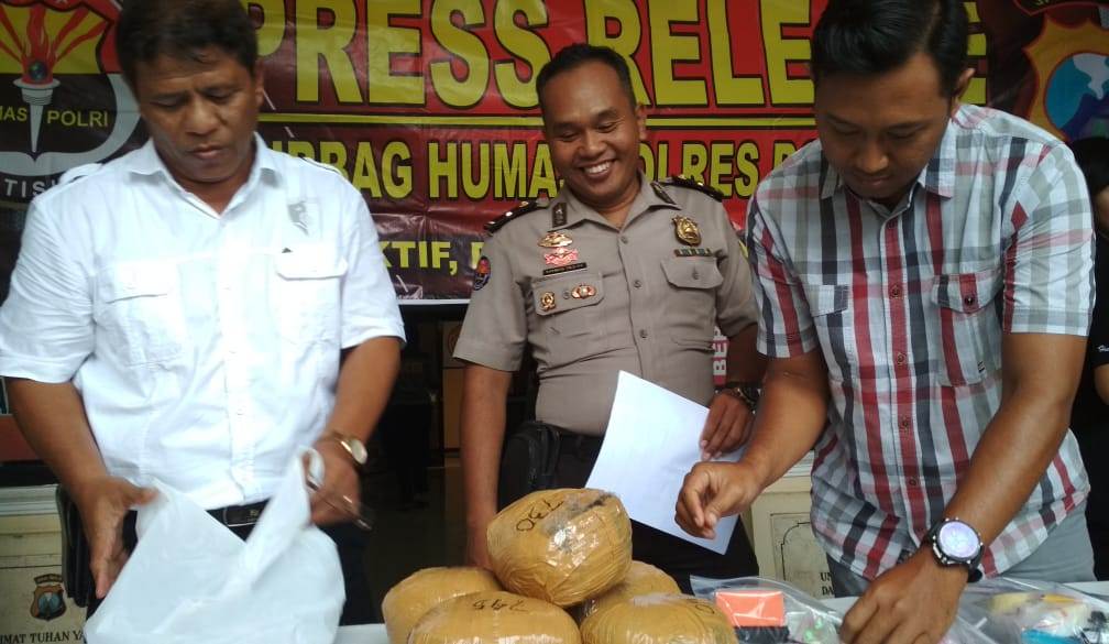 Rumah Bandar di Madiun Digerebek, 3,4 Kg Ganja Disita