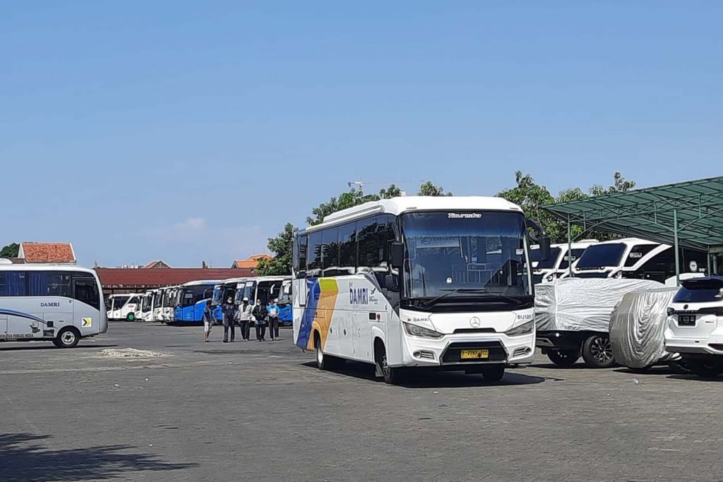 Suasana garasi Bus Damri di Jalan Jagir, Surabaya (Foto: Ni'am Kurniawan/jatimnow.com)