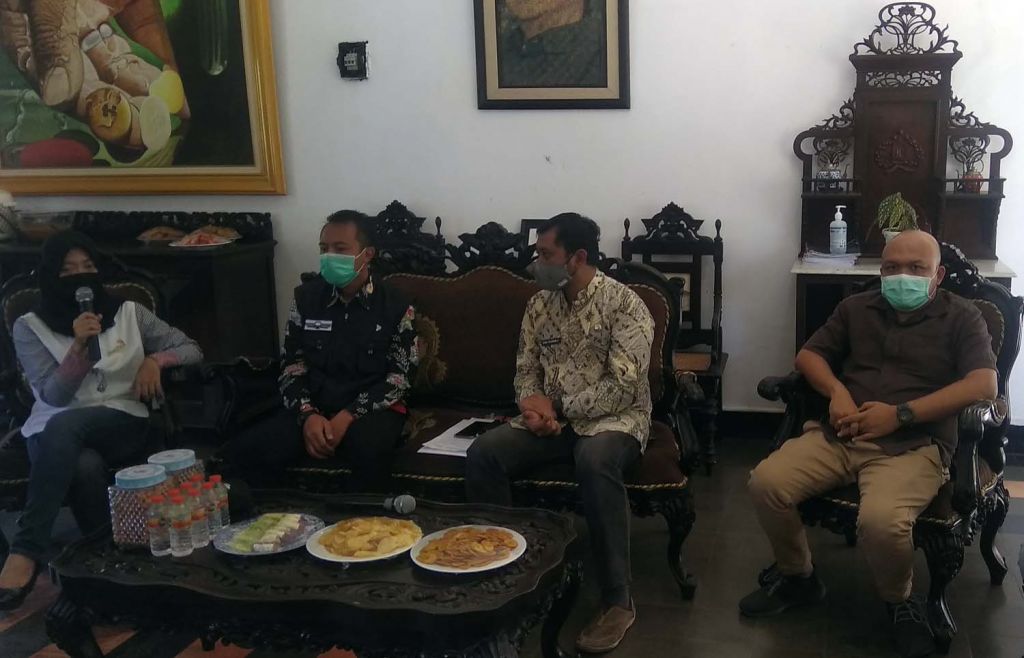 DLH dan DPUPR Kota Batu bersama Among Tani Foundation (ATF) membahas persiapan gerakan 'Batu Terus Menanam 1 Nama 1 Pohon'