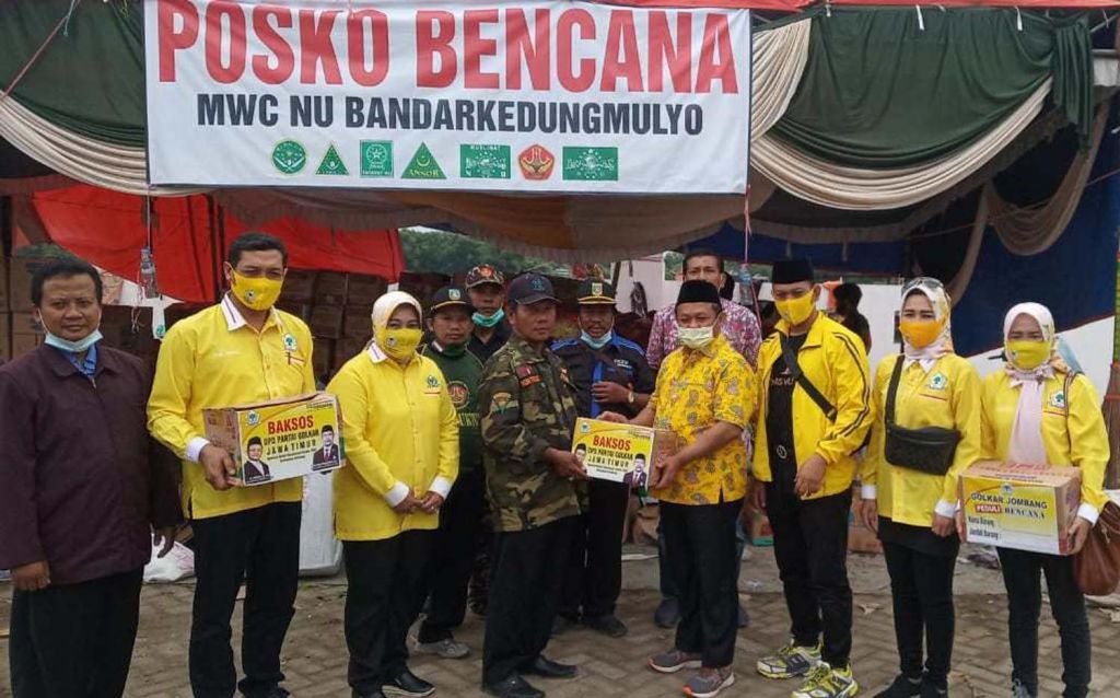 Bantuan dari Golkar Jatim untuk korban banjir di Jombang