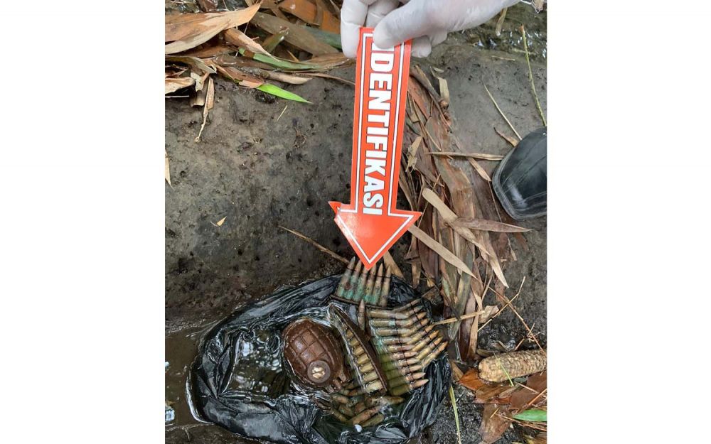 Pencari Ikan di Blitar Temukan Granat dan 56 Peluru Tajam