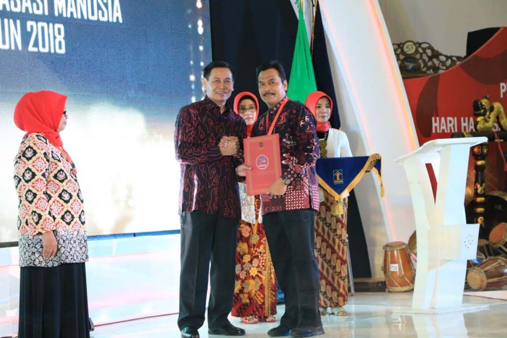 Gresik Sabet Penghargaan Kabupaten Peduli HAM