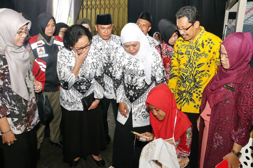 Gubernur Khofifah menghadiri Peringatan Hari Guru Nasional 2019 dan HUT Ke-74 PGRI Tingkat Jawa Timur di JX International, Surabaya