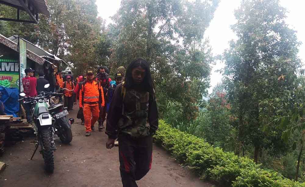 Tim pencari survivor Gunung Lawu