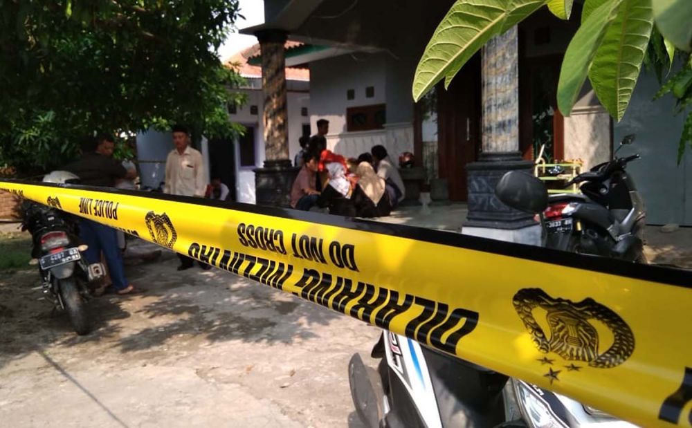 Rumah guru SMP yang tewas bersimbah darah dipasang garis polisi