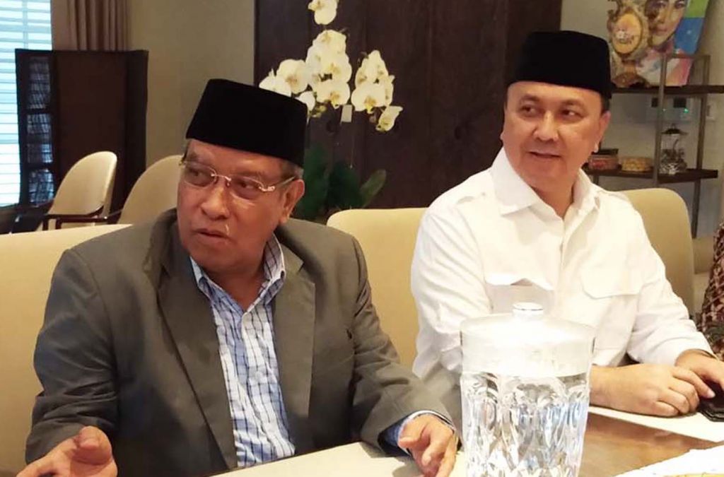 Gus Amik (kanan) bersama KH Said Aqil dalam sebuah kesempatan (Foto: Dok. jatimnow.com)