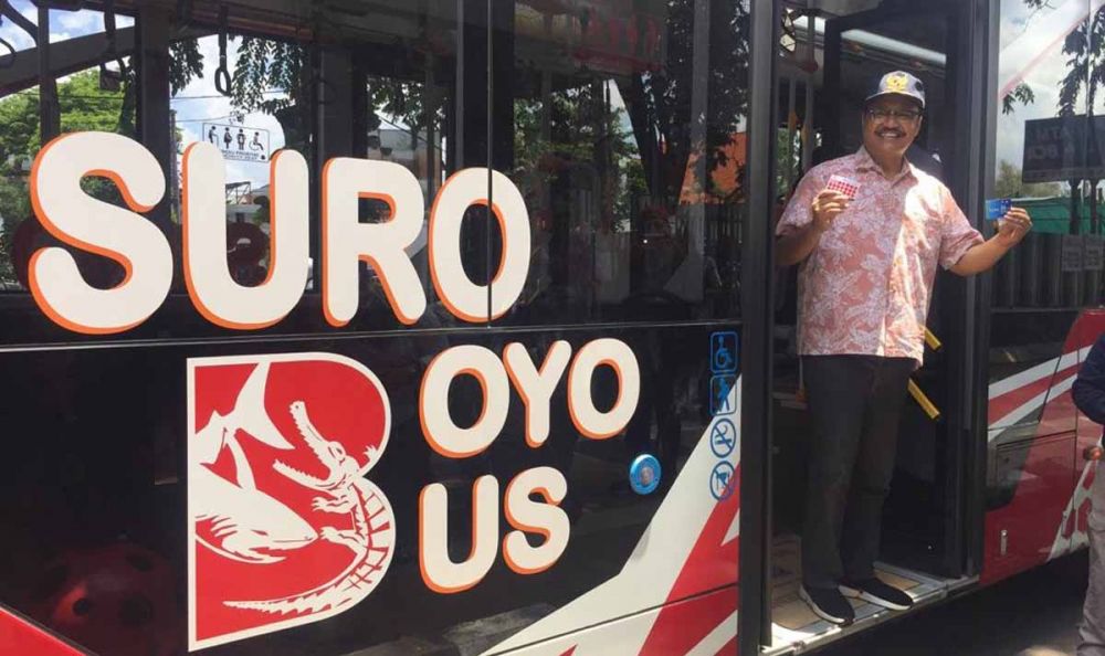 Gus Ipul saat naik Bus Suroboyo