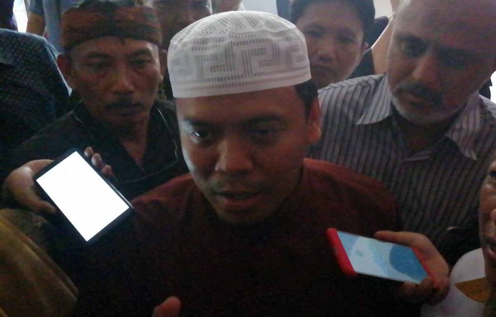 Gus Nur saat tiba di Rutan Klas 1 Surabaya di Medaeng, Sidoarjo