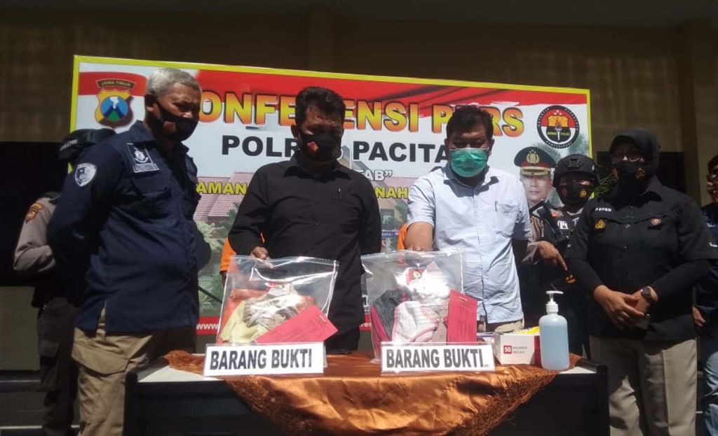 Barang bukti dan tersangka persetubuhan dibeber di Mapolres Pacitan