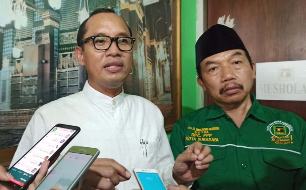 Pakar lingkungan hidup Unair, Prof Dr Suparto Wijoyo (kiri)