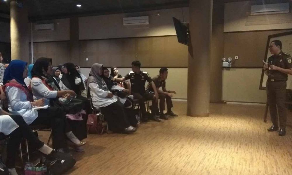 Penyuluhan dan Penerangan Hukum oleh Kejaksaan Negeri Banyuwangi kepada pengurus Himpaudi di Aula Sekolah Tunas Zaitun Banyuwangi