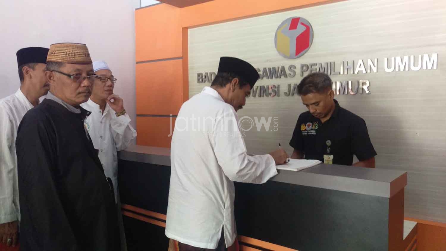 Sejumlah Kiai yang laporan ke Bawaslu./Foto: Arry Saputra.