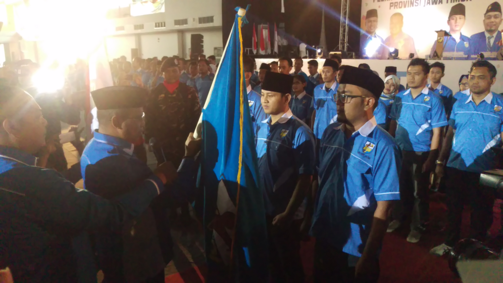 Ketua DPD KNPI Jatim, Mochamad Nur Arifin saat dilantik di  JX Convention Hall, Surabaya.