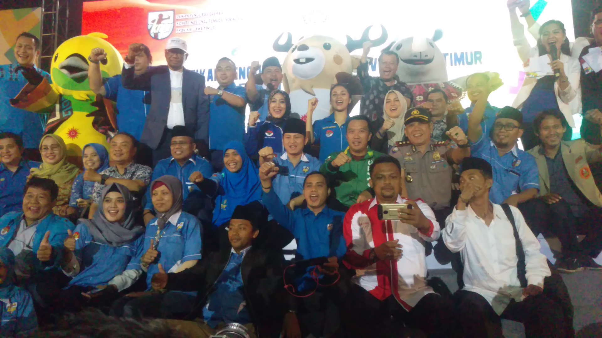 Menpora Imam Nahrowi bersama pengurus KNPI Jatim.