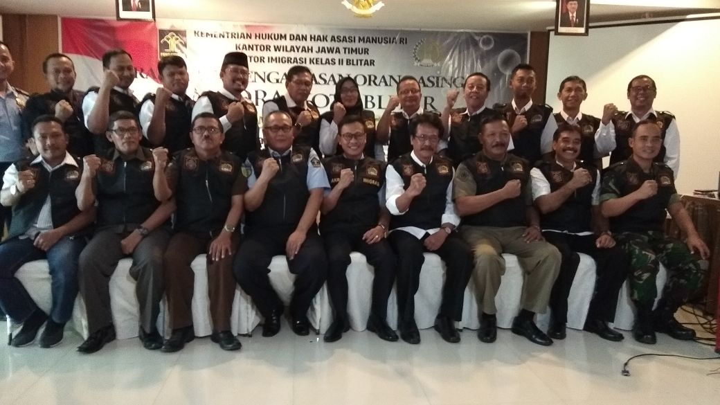 Canggih, Imigrasi Blitar Cukup Tembakkan Laser Untuk Periksa WNA