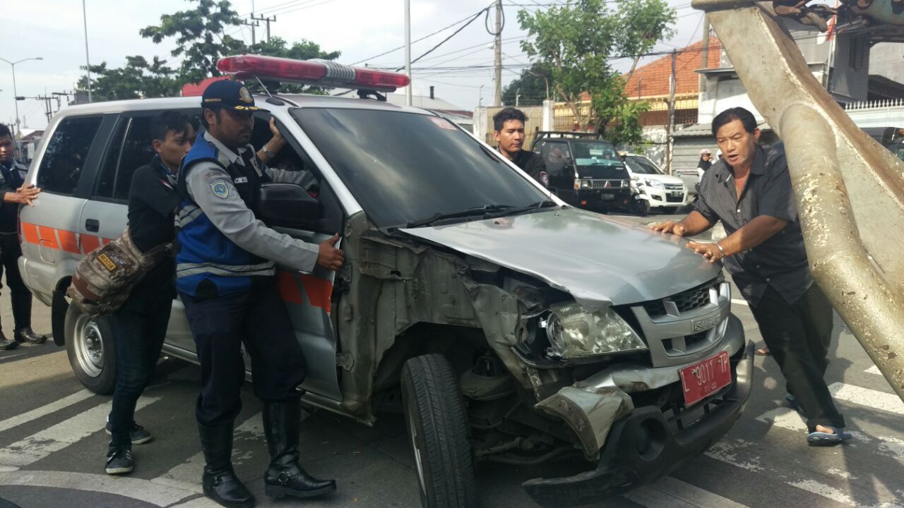 Kondisi mobil Ambulans milik Dinkes Surabaya.