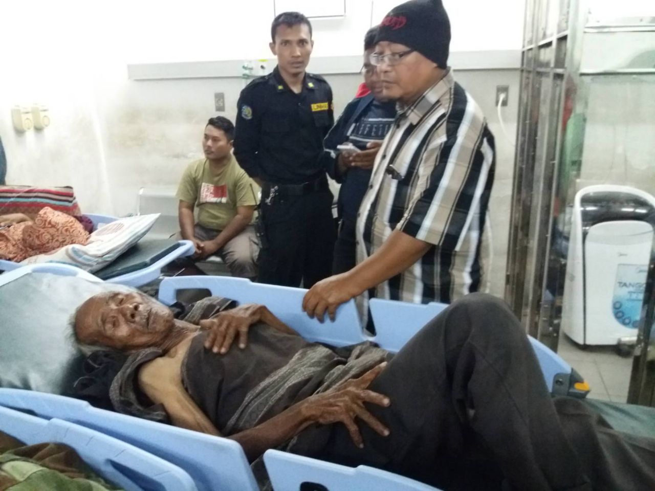 Asnan saat di Rumah Sakit dr Soetomo Surabaya.