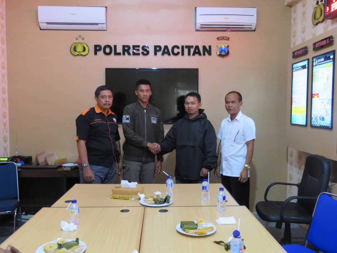 Dua pesilat dari dua perguruan saat dimediasi di Mapolres Pacitan.