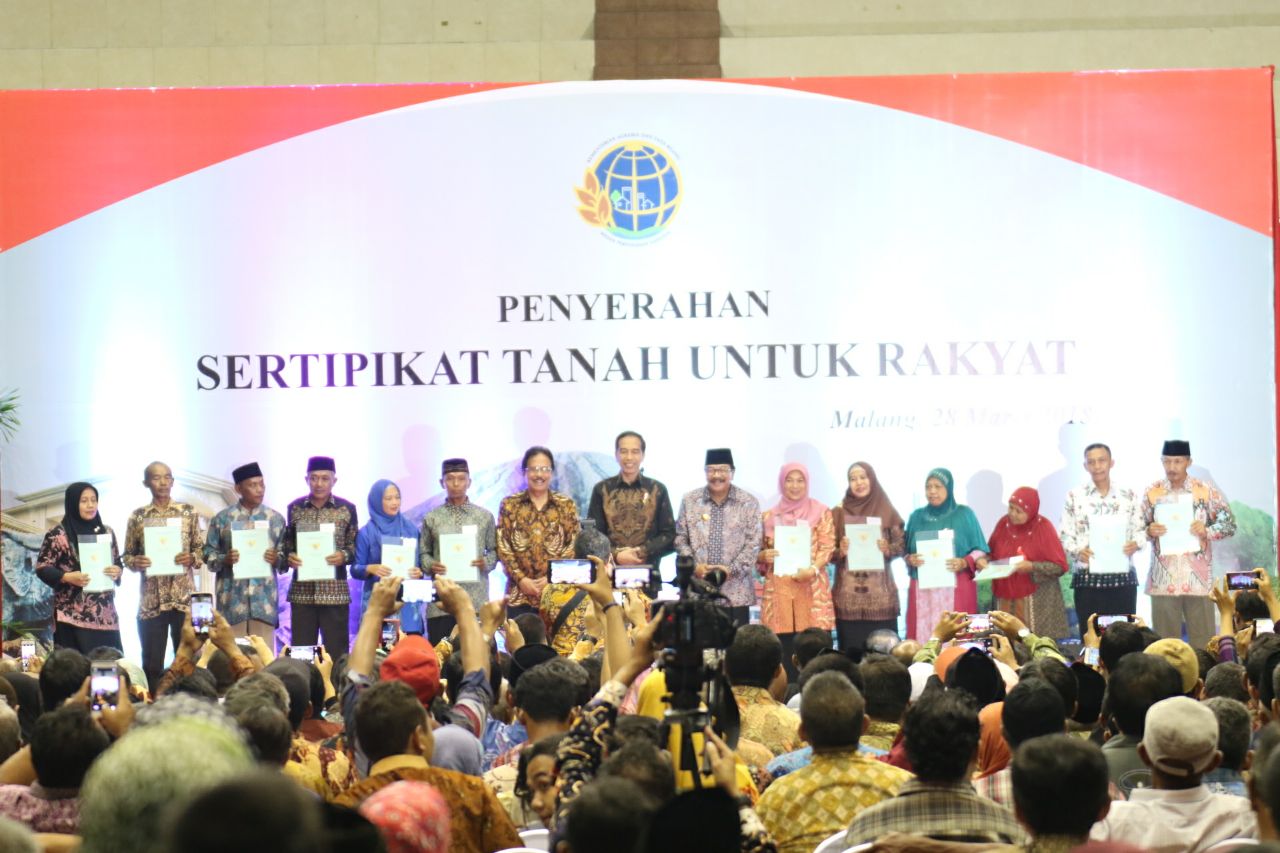 Presiden Jokowi Bagikan 5.153 Sertifikat Tanah Se-Malang Raya