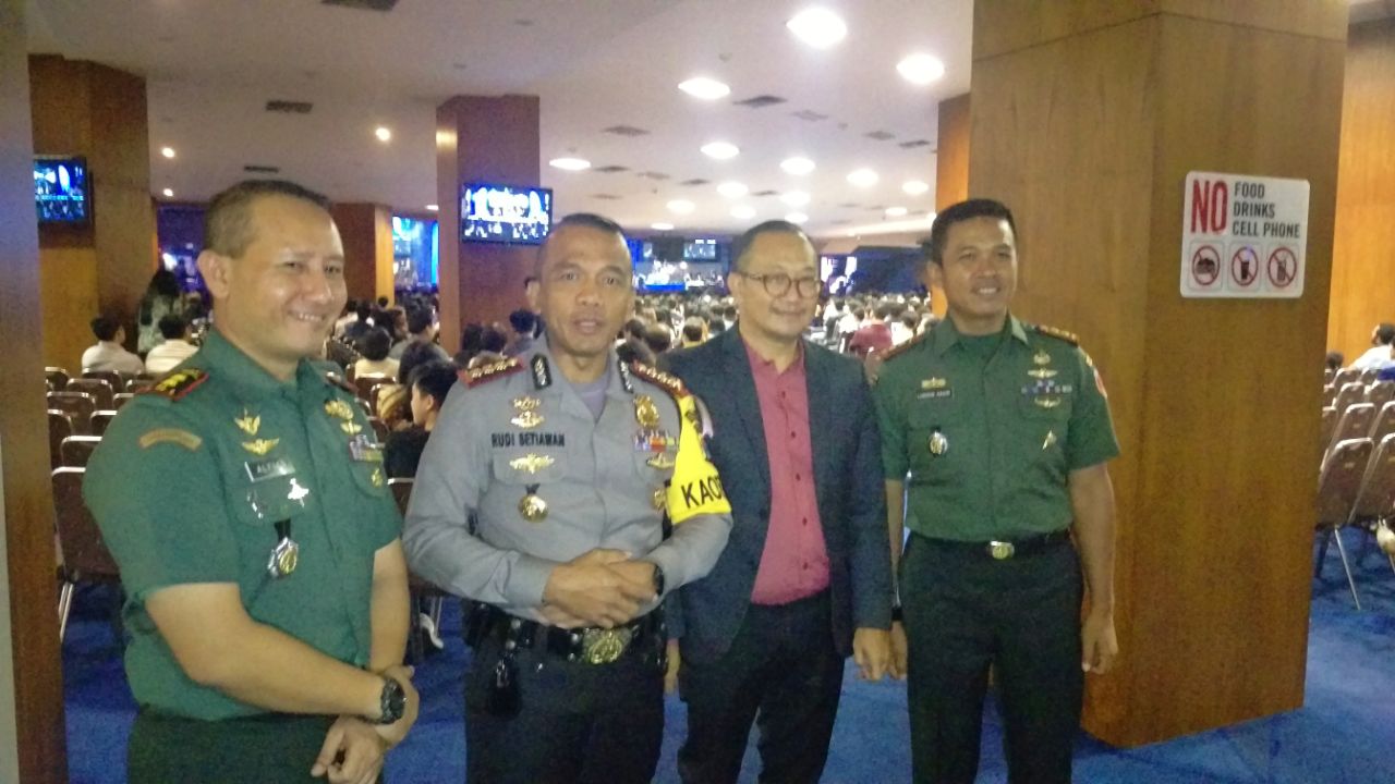 Kapolrestabes Kombes Pol Rudi Setiawan, didampingi perwakilan Korem 084/Bhaskara Jaya, meninjau Gereja Bethany.