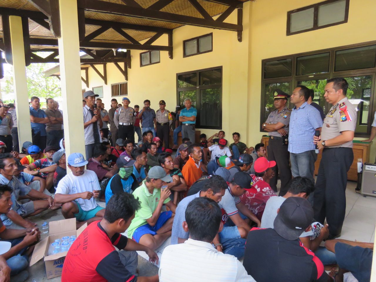 Para nelayan saat di Mapolres Pacitan