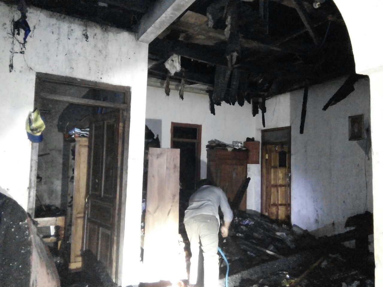 Diduga Akibat Korsleting Listrik, Rumah Nonot Dilalap Si Jago Merah