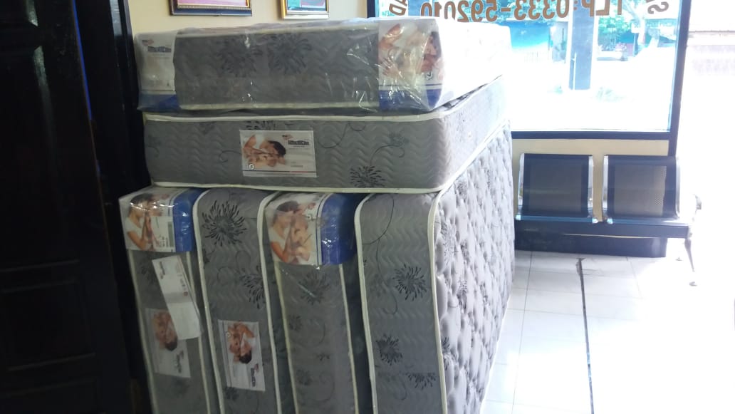 Barang bukti springbed yang disita petugas.