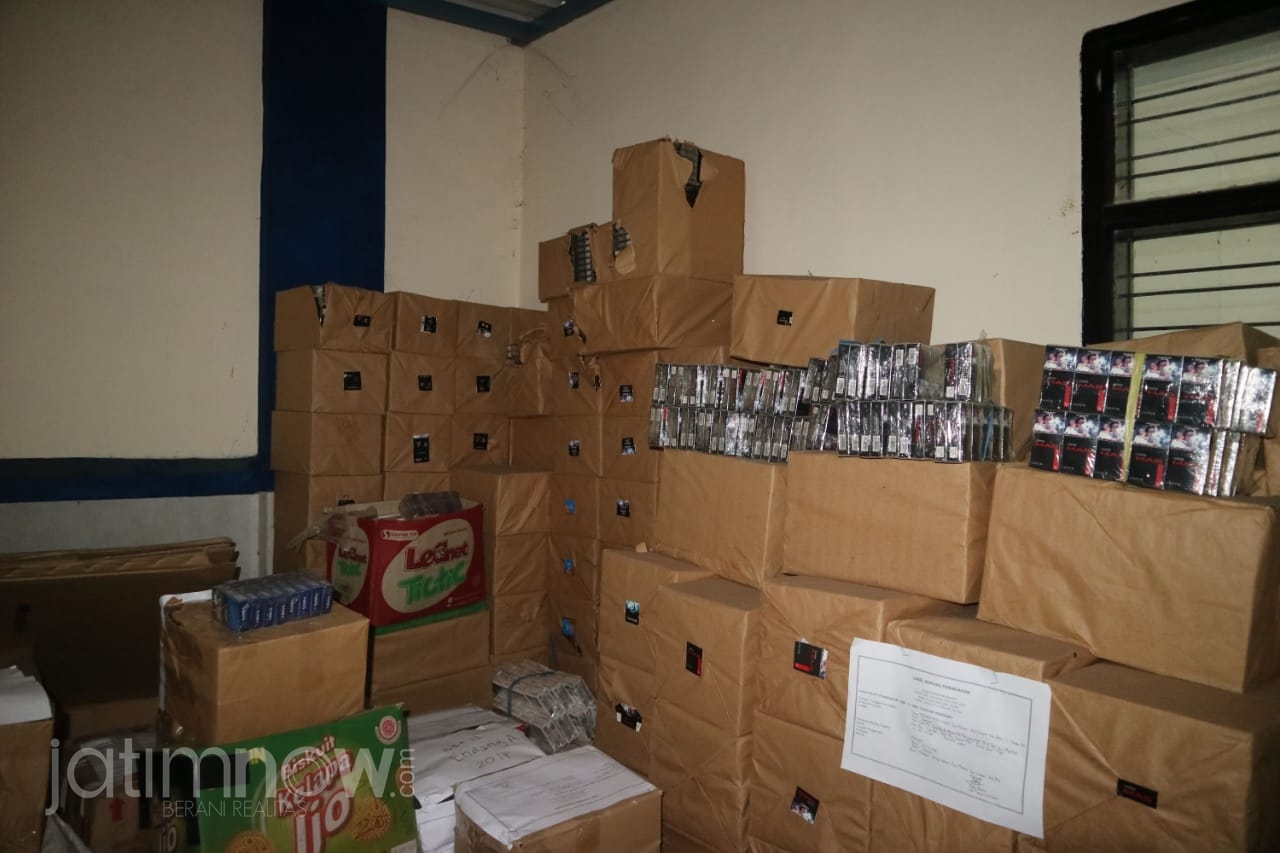Barang bukti rokok yang diamankan Bea Cukai Blitar
