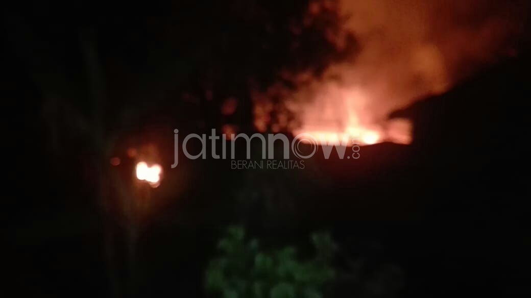 Rumah Siran yang terbakar./Foto: Mita Kusuma