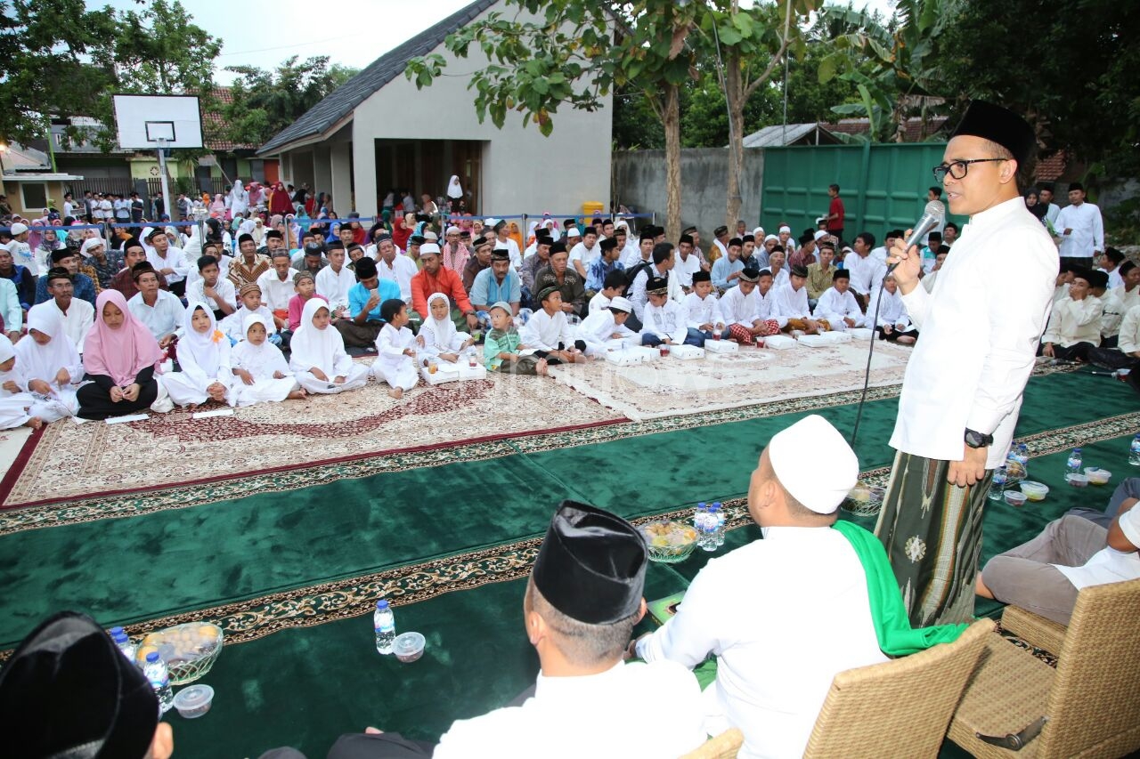 Bupati Anas saat menggelar buka puasa bersama./Foto: Istimewa
