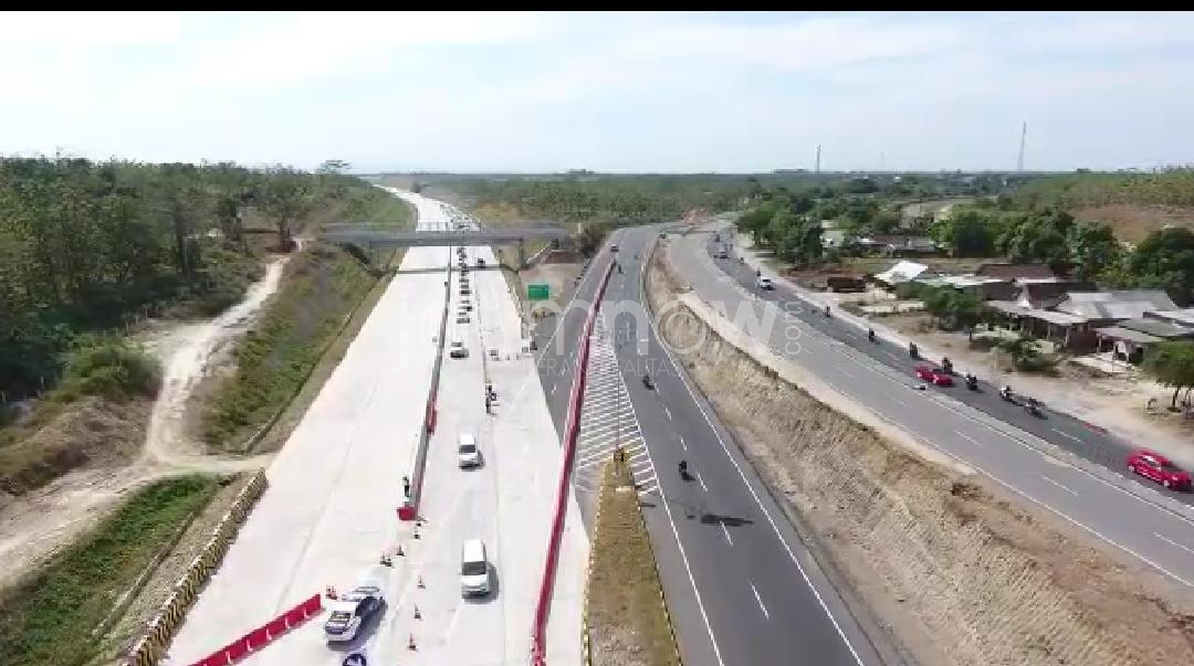 Jalur Tol Ngawi-Wilangan dan sebaliknya terlihat lancar./Foto: Mita Kusuma.