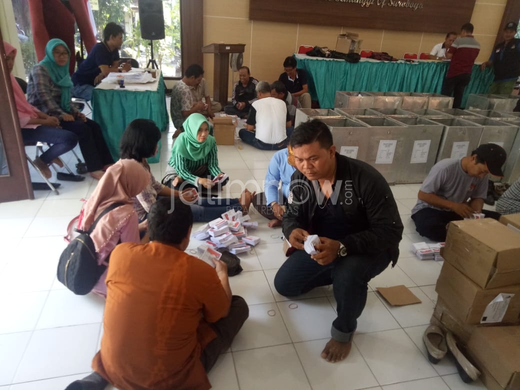 Proses penghitungan surat suara./Foto: Arry Saputra.