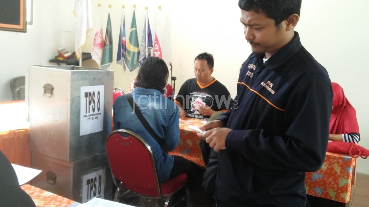 Persiapan logistik untuk TPS 8.
