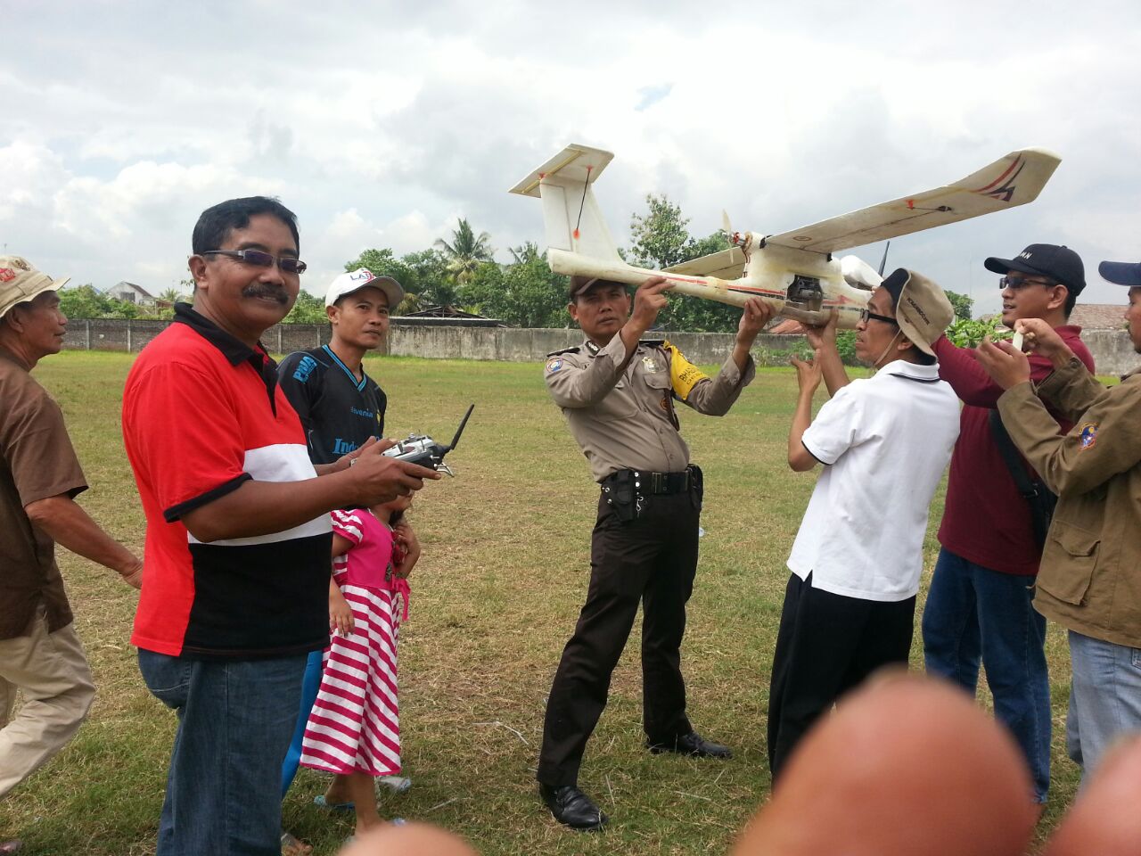 Pesawat drone dari LAPAN yang digunakan untuk memetakan wilayah Desa Jajag.
