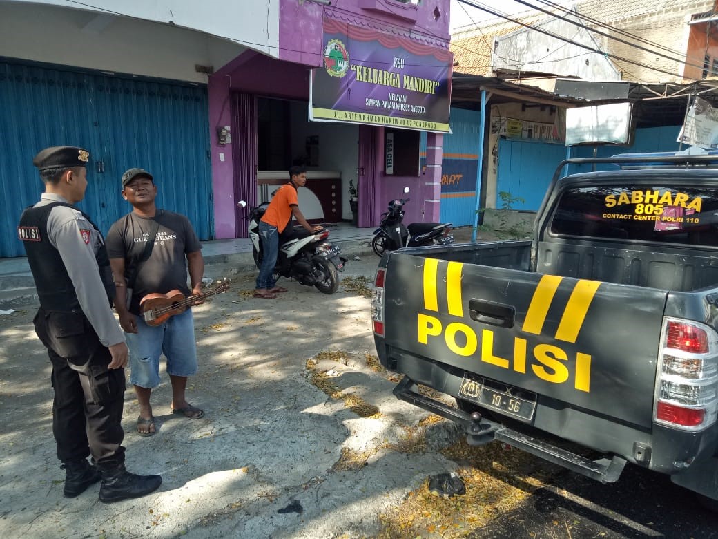 Salah satu pengemen saat diamankan oleh Polres Ponorogo