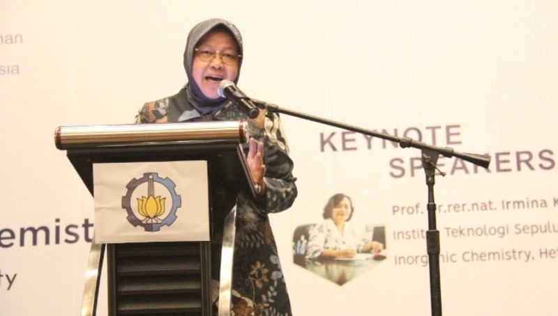 Risma saat memotivasi 100 ilmuan perempuan/Foto: Arry Saputra