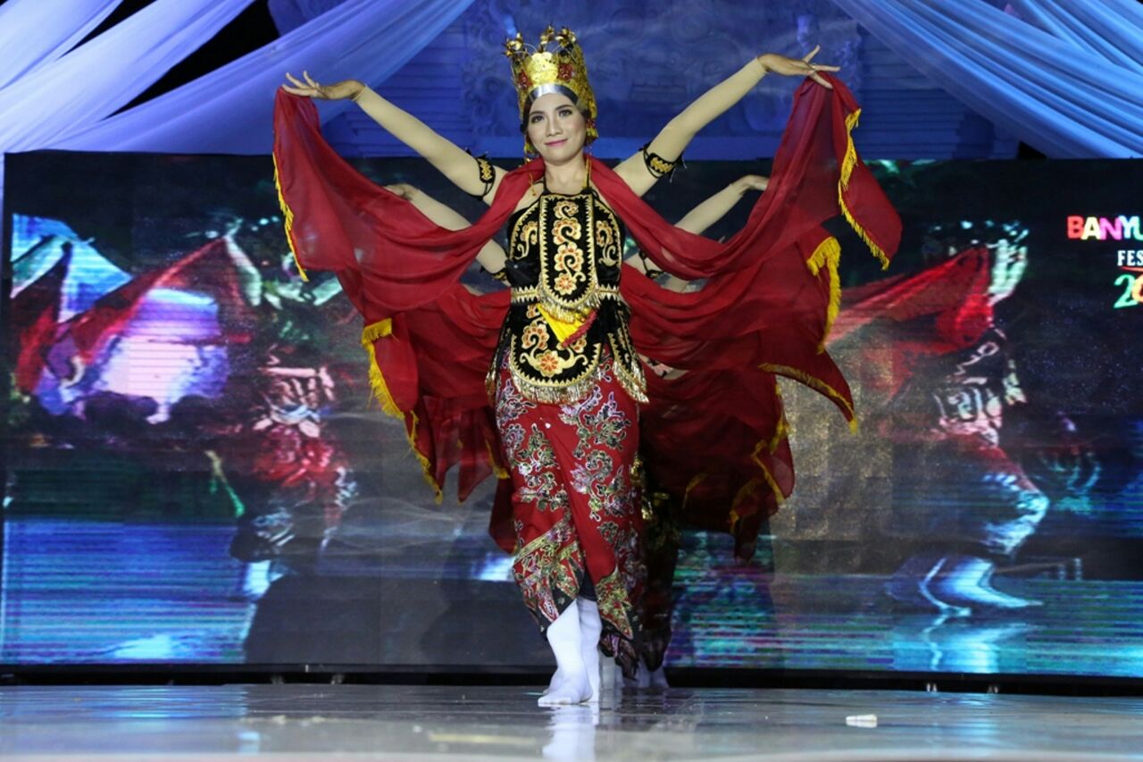 Salah satu pertunjukkan tari di Banyuwangi.
