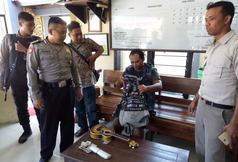 Nekat Ngamen di Sekitar Mapolres, Warga Papua Diamankan di Ponorogo