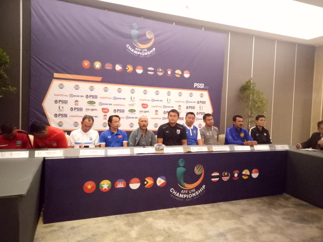 Pelatih Timnas Malaysia Raja Azlan Shah saat menggelar rilis.
