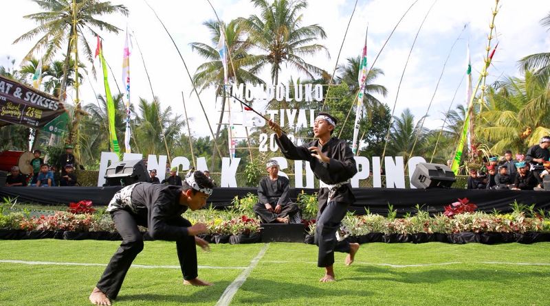 Mengenal Pencak Sumping, Atraksi Seni Bela Diri Khas Banyuwangi  