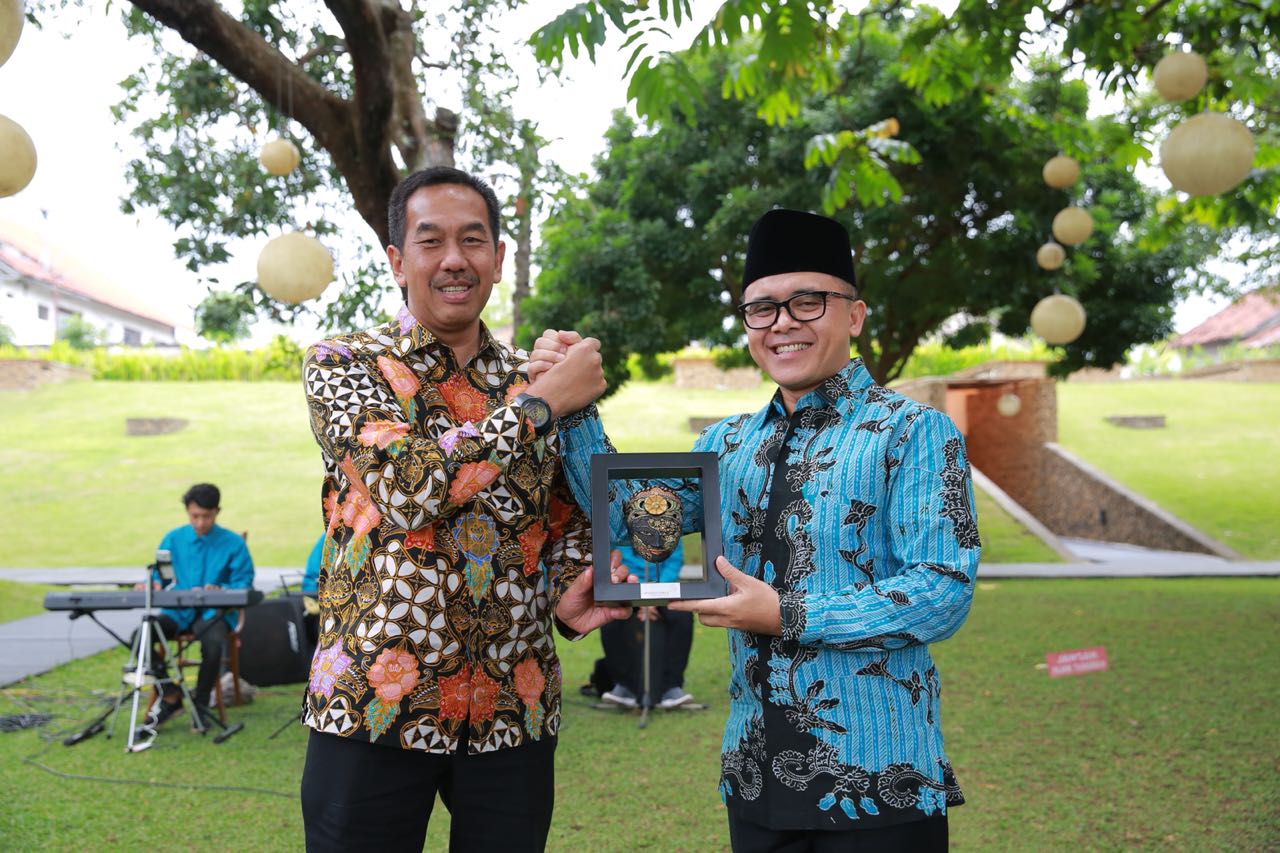 Bupati Banyuwangi Abdullah Azwar Anas dan Dirut PT AP II, M Awaluddin