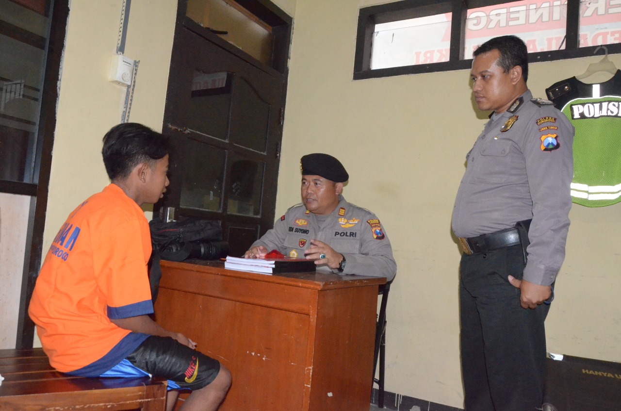 Tersangka Bambang Heriyanto saat diinterogasi