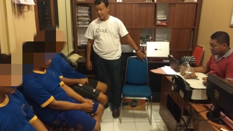 Ketiga tersangka ketika dimintai keterangan di Polres Sukoharjo Jawa Tengah, Sabtu (15/9/2018)/Foto: istimewa