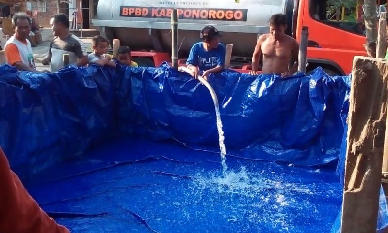 Salah satu kolam dadakan yang dibuat BPBD Ponorogo.