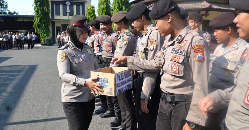 Polisi Sisihkan Rezeki untuk Disumbangkan ke Korban Gempa di Palu