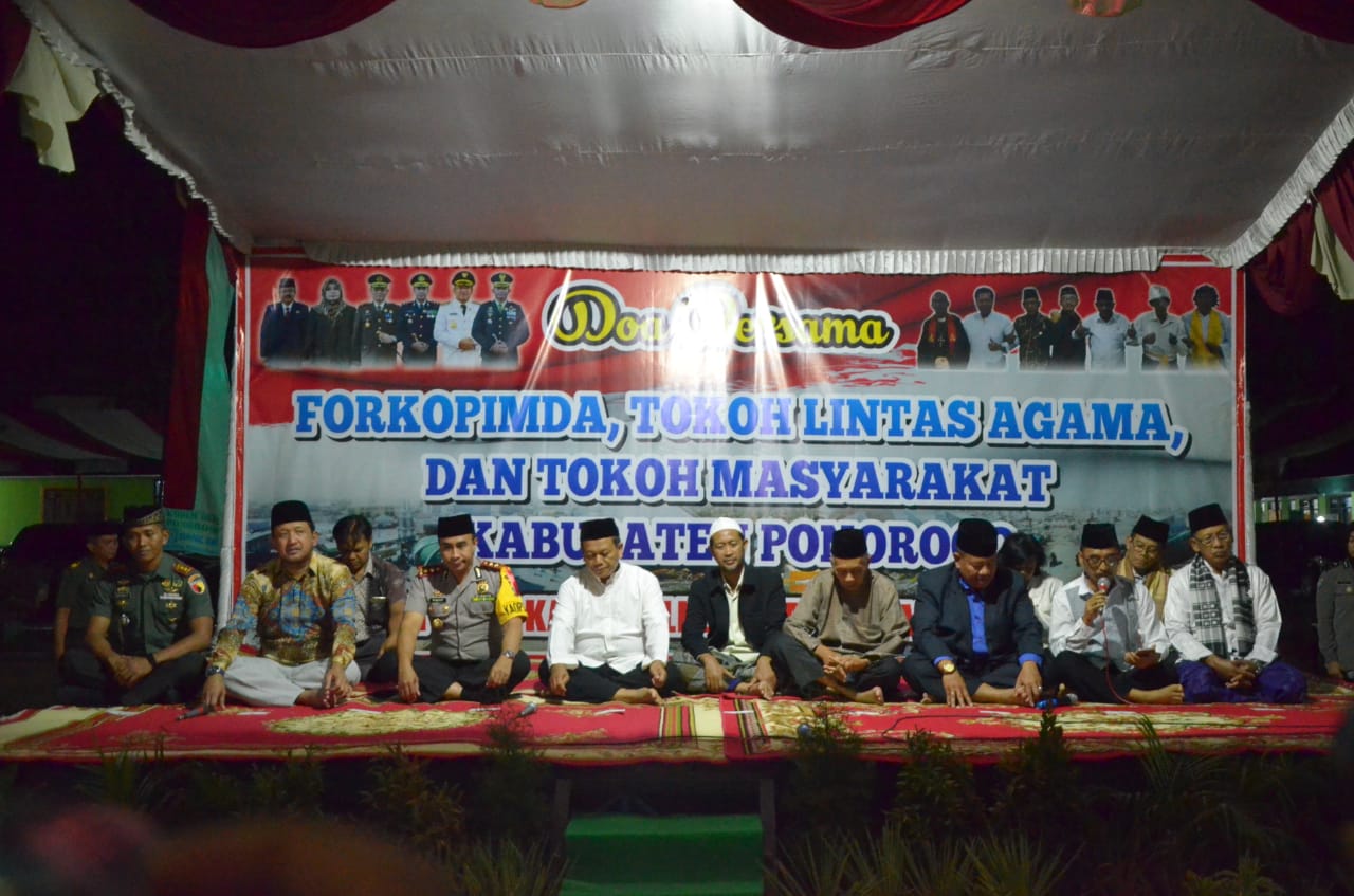 Dandim, Kapolres dan Bupati Ponorogo dalam acara doa bersama dan penggalangan dana untuk korban gempa di Palu dan Donggala.