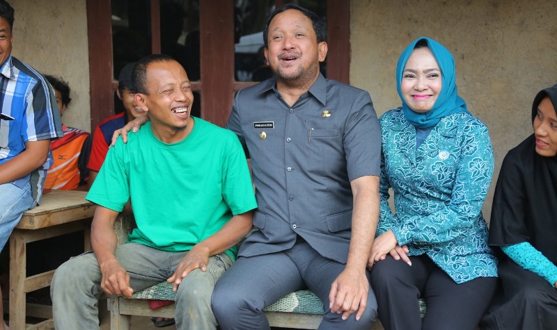 Thomas Suyanto saat bertemu dengan Bupati Ipong di Ponorogo.