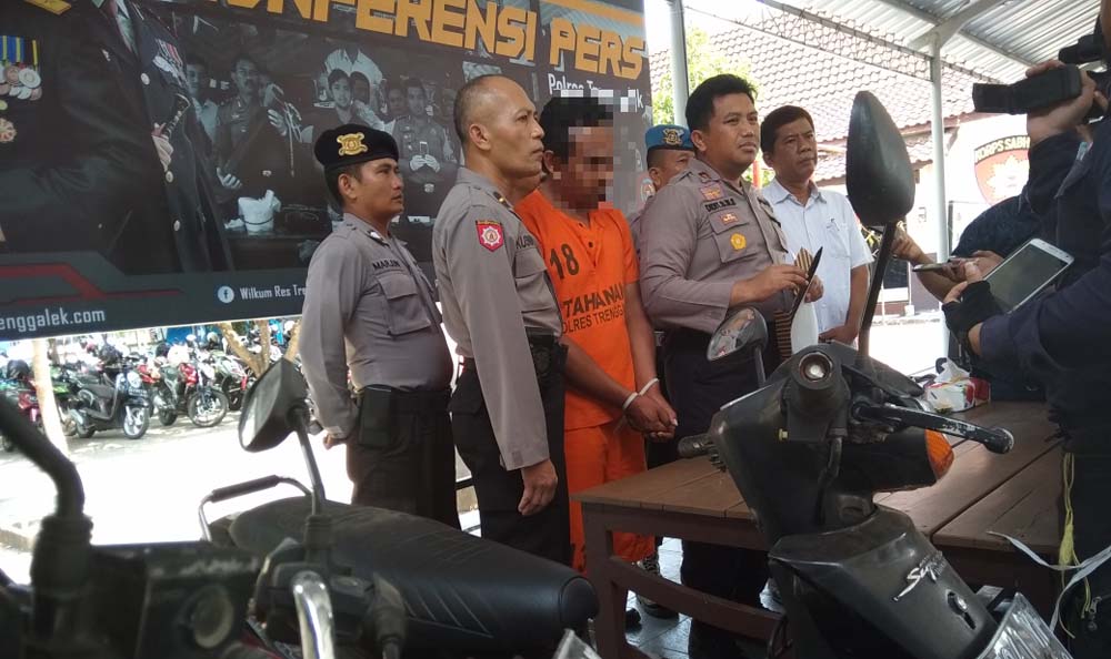 Gadaikan Motor Teman, Pria ini Terpaksa Tidur di Sel Polisi